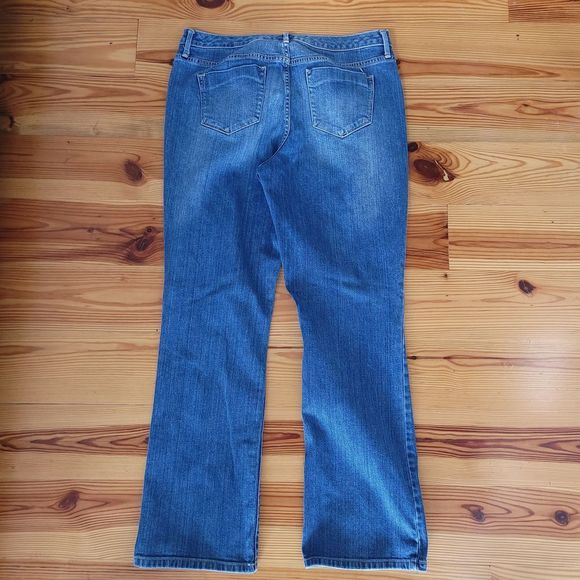 MOSSIMO Mid-Rise Curvy Bootcut Jeans Size 12 Short - Picture 2 of 5